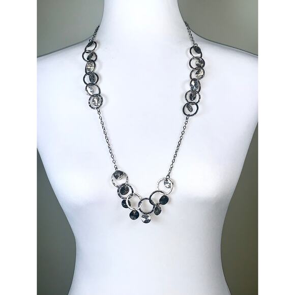 Vintage Hammered Silver Tone Interlocking Circle Dangling Disc Necklace - Picture 7 of 7